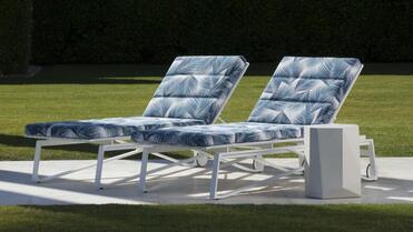 HOLLY HUNT Outdoor Furniture 