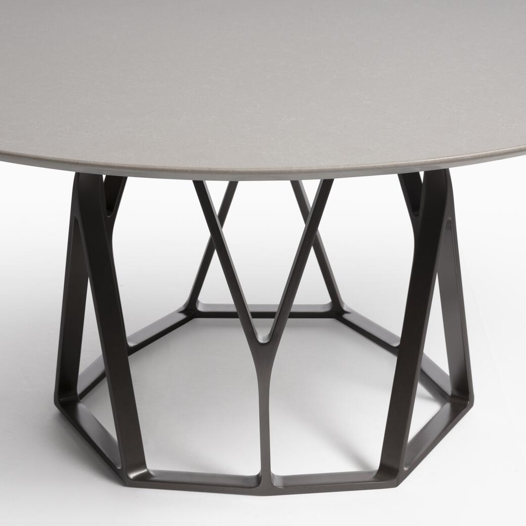 HOLLY HUNT Outdoor Reef Dining Table