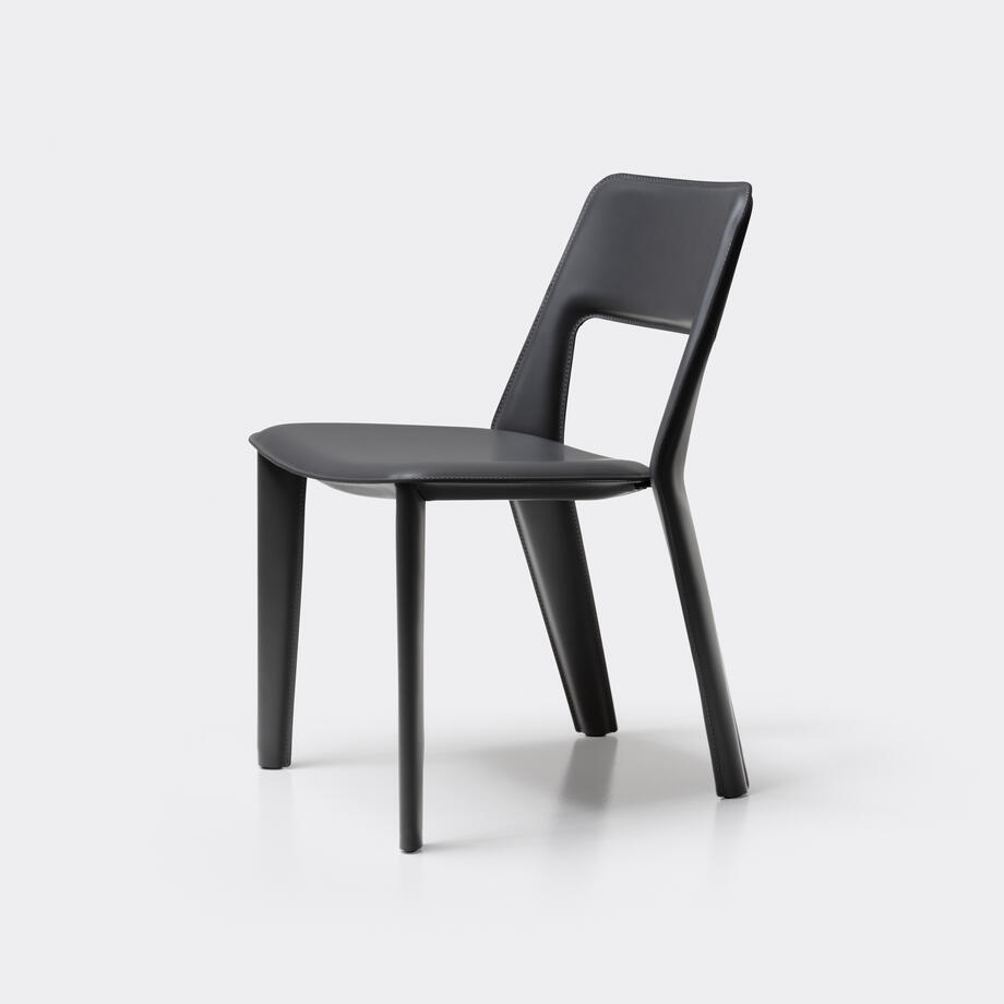 Dining chairs | HOLLY HUNT